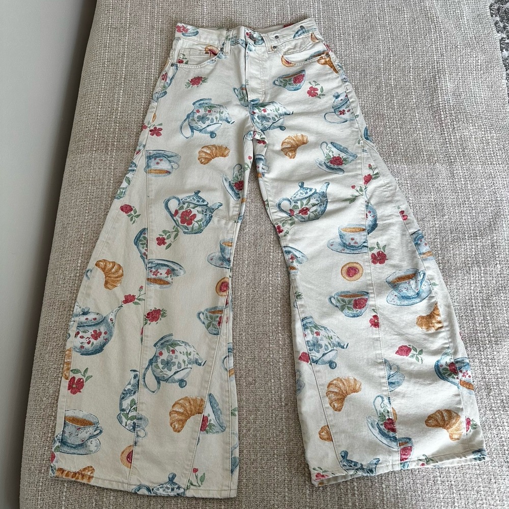 Free People Eden Brunch Jeans Size 26 Printed Barrel Teapot Croissant Sold Out - Picture 2 of 15